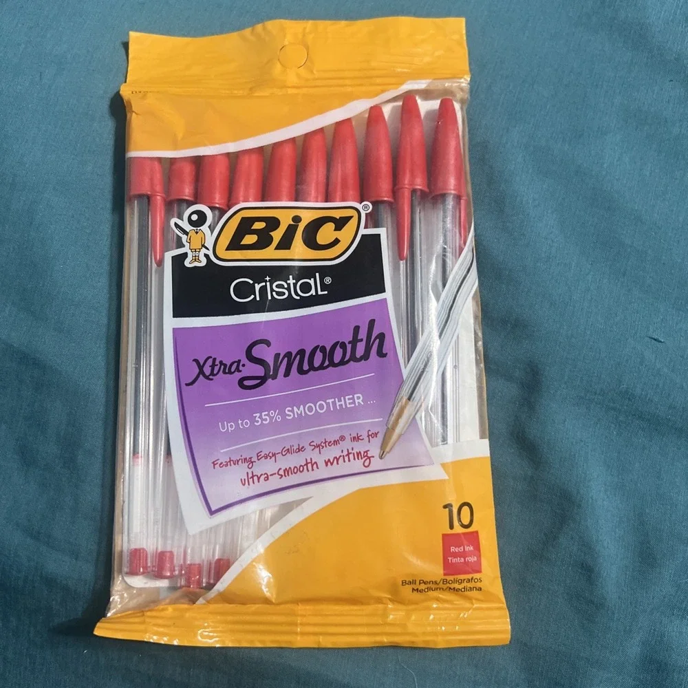 NEW BIC Cristal Xtra Smooth Ball Pen 10 Ct - 1 Pack- Medium Point (1.0 mm) - Red